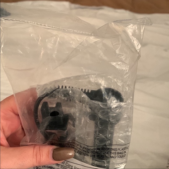 BNIB- 24k Gold pressing and styling comb - Picture 7 of 10